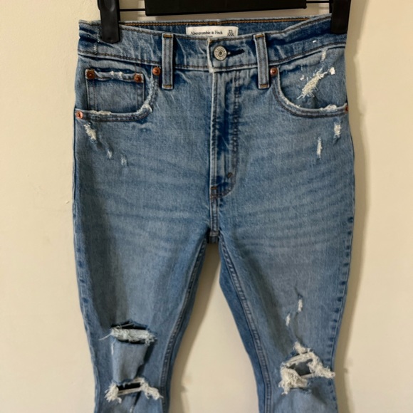 Abercrombie & Fitch The Skinny High Rise Medium Wash Distressed Denim Jean 000 - Picture 2 of 11